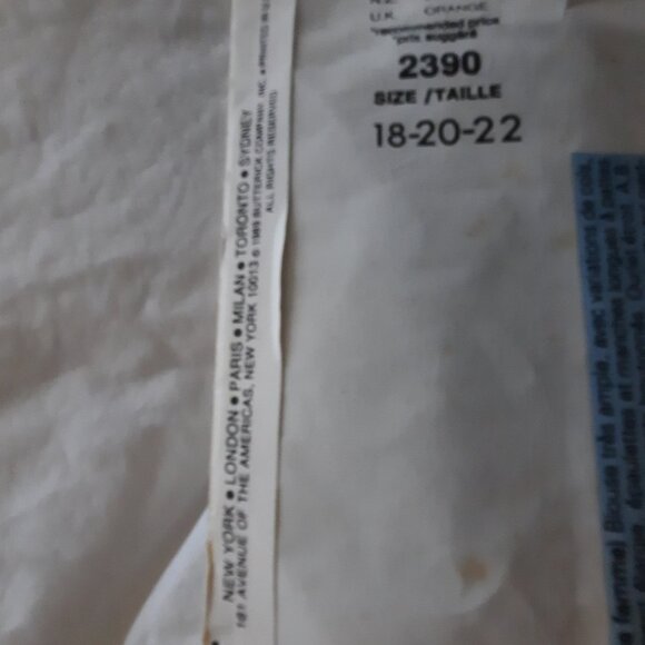 Uncut Vintage Vogue career sewing pattern made by Butterick, 1989 - Picture 4 of 4